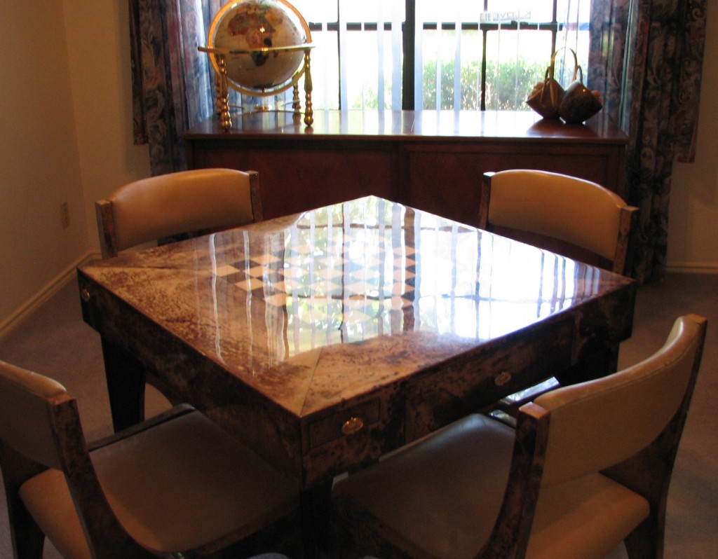 Zipper Table 026B